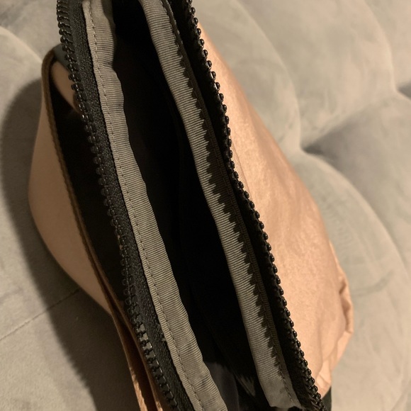 RARE 🦄 Original OG Lululemon Everywhere Belt Bag Peach Gold TB2 - Picture 7 of 13